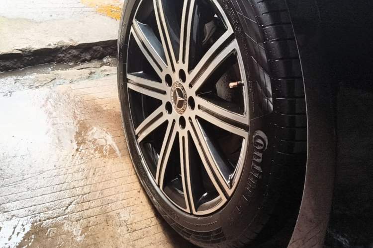 Used Mercedes-Benz V-Class 2021 V 260 L Long-wheelbase Luxury Edition Right Rear Wheel Hub