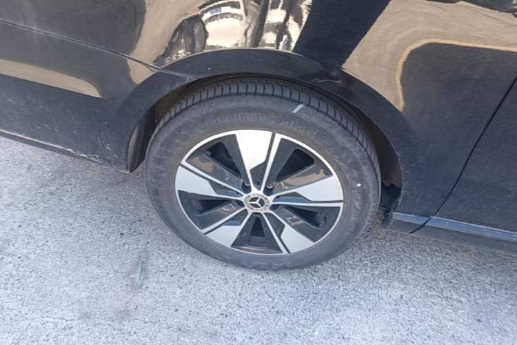 Used Mercedes-Benz V-Class 2021 V 260 Prestige Edition Right Rear Wheel Hub