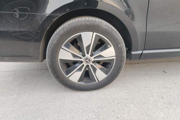 Used Mercedes-Benz V-Class 2021 V 260 Prestige Edition Right Rear Wheel Hub