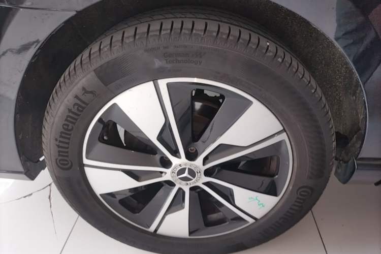 Used Mercedes-Benz V-Class 2021 V 260 Prestige Edition Right Rear Wheel Hub