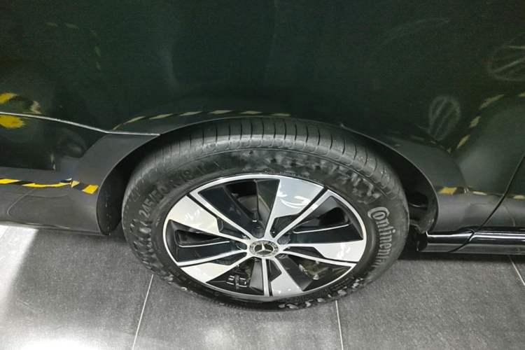 Used Mercedes-Benz V-Class 2021 V 260 Prestige Edition Right Rear Wheel Hub