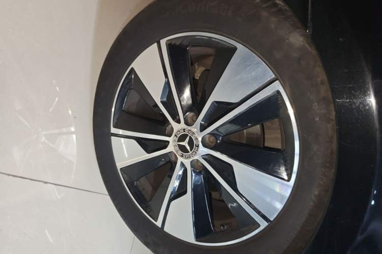 Used Mercedes-Benz V-Class 2021 V 260 Prestige Edition Right Rear Wheel Hub