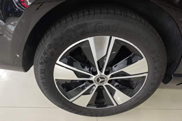 Used Mercedes-Benz V-Class 2021 V 260 Prestige Edition Right Rear Wheel Hub