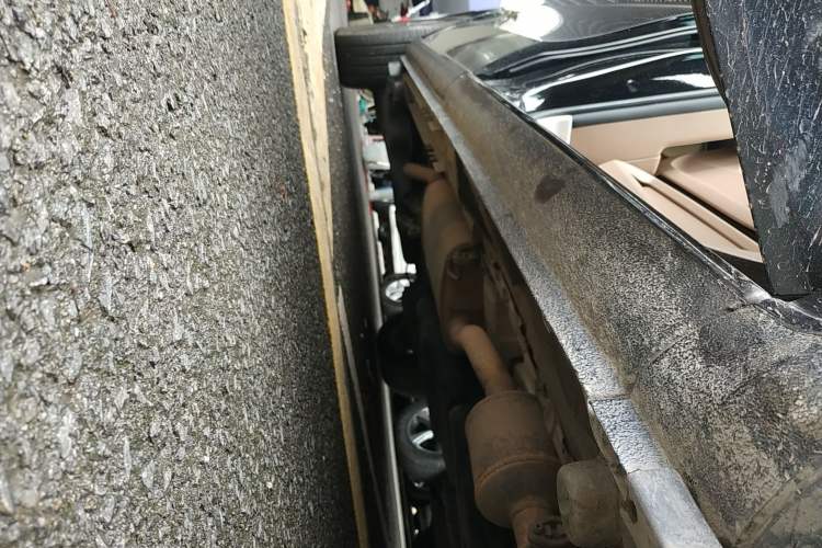 Used Mercedes-Benz V-Class 2021 V 260 Avantgarde Edition Right Side Sill