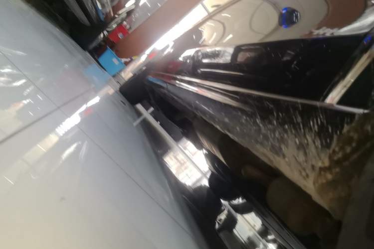 Used Mercedes-Benz V-Class 2021 V 260 L Long Wheelbase Prestige Edition Right Side Sill