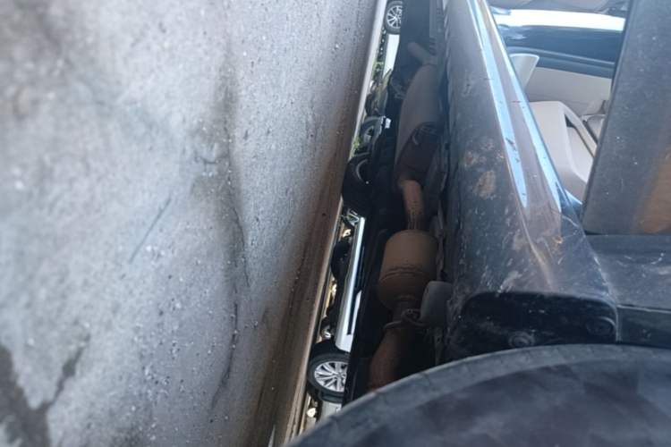 Used Mercedes-Benz V-Class 2021 V 260 Prestige Edition Right Side Sill