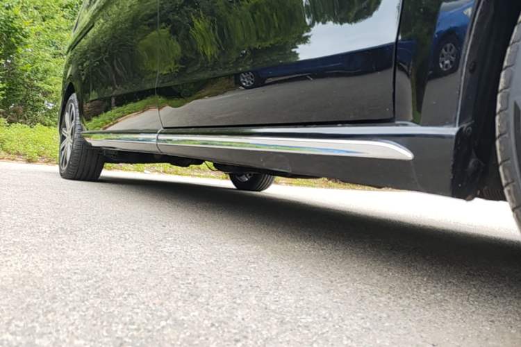 Used Mercedes-Benz V-Class 2021 V 260 L Long-wheelbase Luxury Edition Right Side Sill
