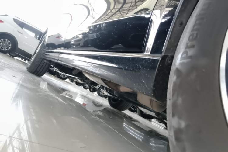 Used Mercedes-Benz V-Class 2021 V 260 Prestige Edition Right Side Sill