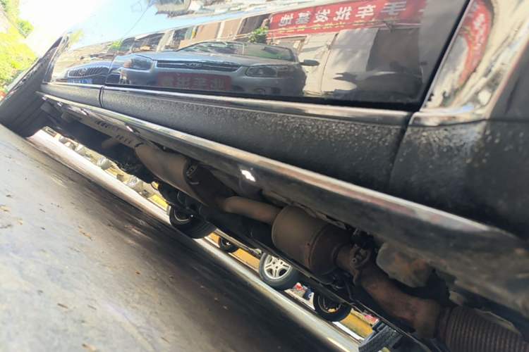 Used Mercedes-Benz V-Class 2021 V 260 L Long Wheelbase Prestige Edition Right Side Sill
