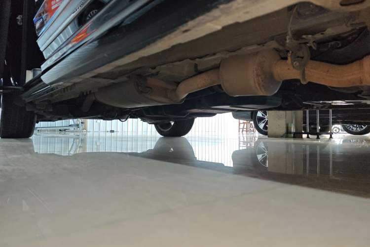 Used Mercedes-Benz V-Class 2021 V 260 Prestige Edition Right Side Sill