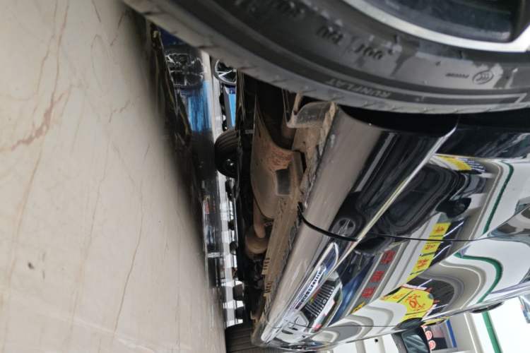 Used Mercedes-Benz V-Class 2021 V 260 L Long-wheelbase Luxury Edition Right Side Sill