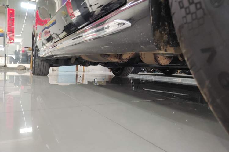 Used Mercedes-Benz V-Class 2021 V 260 L Long-wheelbase Luxury Edition Right Side Sill
