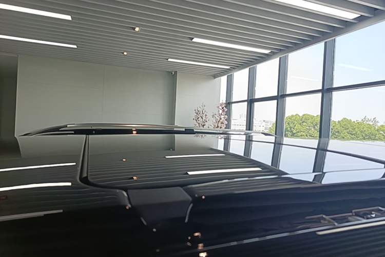 Used Mercedes-Benz V-Class 2021 V 260 Avantgarde Edition Roof