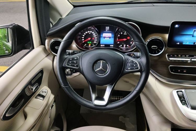 Used Mercedes-Benz V-Class 2021 V 260 L Long Wheelbase Prestige Edition Steering Wheel
