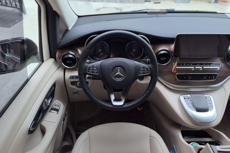 Used Mercedes-Benz V-Class 2021 V 260 L Long Wheelbase Prestige Edition Steering Wheel