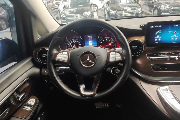 Used Mercedes-Benz V-Class 2021 V 260 Prestige Edition Steering Wheel