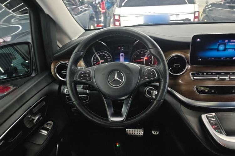 Used Mercedes-Benz V-Class 2021 V 260 Prestige Edition Steering Wheel