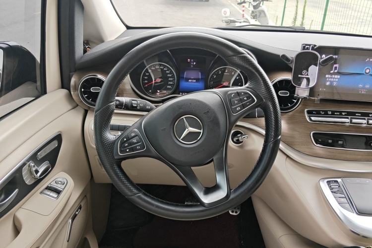 Used Mercedes-Benz V-Class 2021 V 260 L Long Wheelbase Prestige Edition Steering Wheel