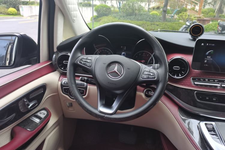 Used Mercedes-Benz V-Class 2021 V 260 L Long Wheelbase Prestige Edition Steering Wheel
