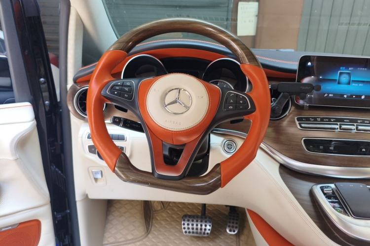 Used Mercedes-Benz V-Class 2021 V 260 L Long Wheelbase Prestige Edition Steering Wheel