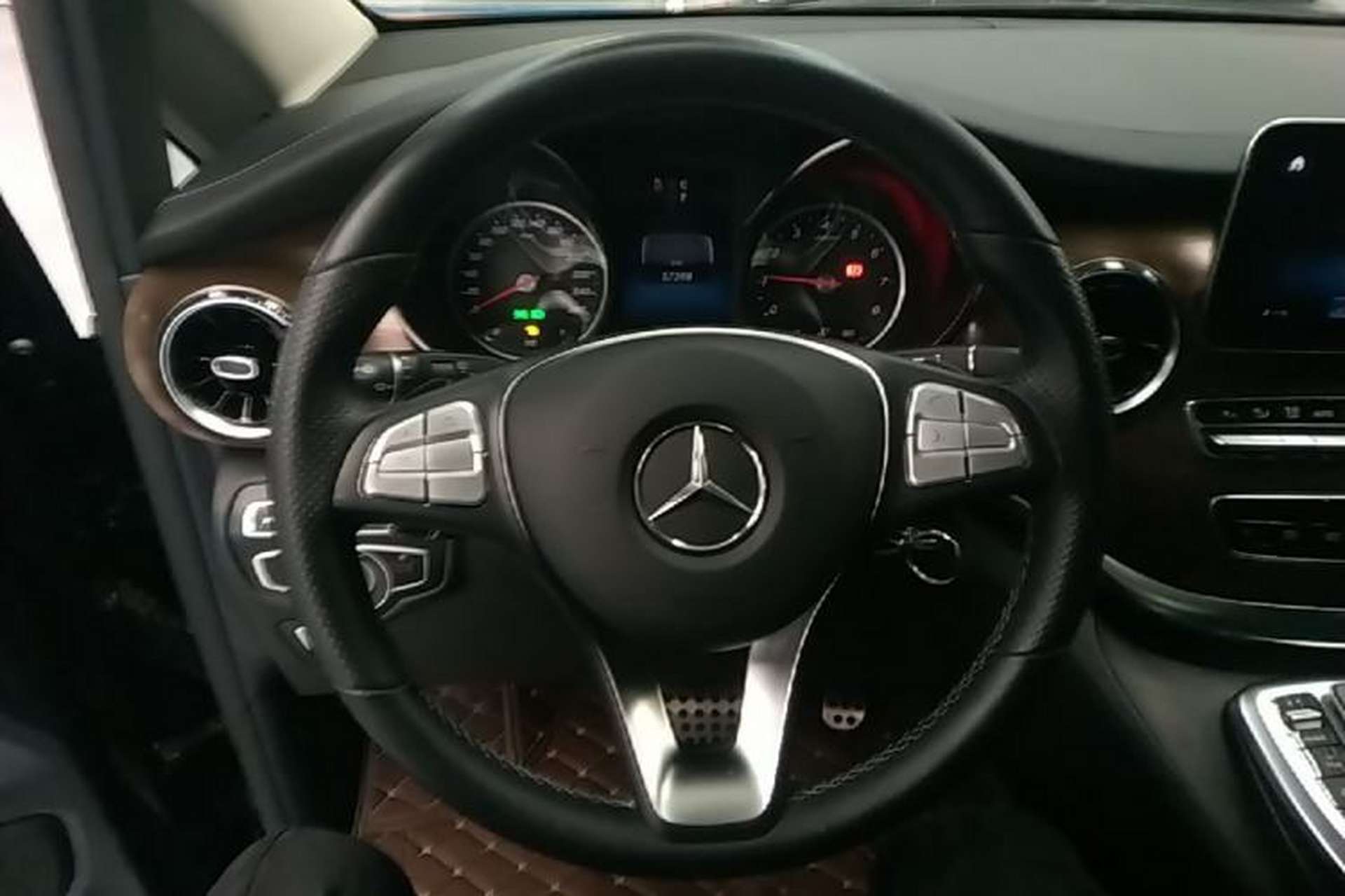 Used Mercedes-Benz V-Class 2021 V 260 L Long-wheelbase Luxury Edition Steering Wheel