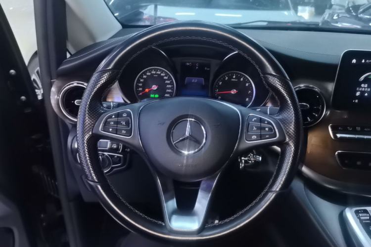 Used Mercedes-Benz V-Class 2021 V 260 L Long Wheelbase Prestige Edition Steering Wheel