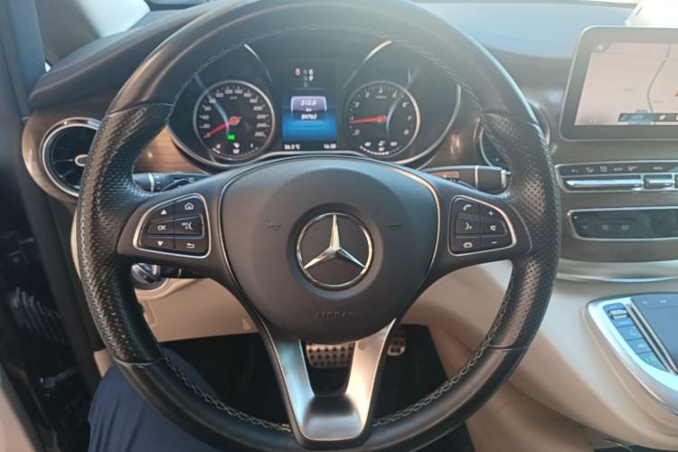 Used Mercedes-Benz V-Class 2021 V 260 Prestige Edition Steering Wheel