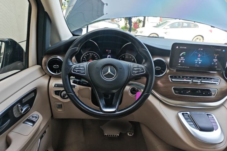 Used Mercedes-Benz V-Class 2021 V 260 Prestige Edition Steering Wheel