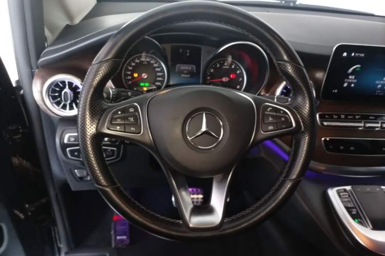 Used Mercedes-Benz V-Class 2021 V 260 Prestige Edition Steering Wheel