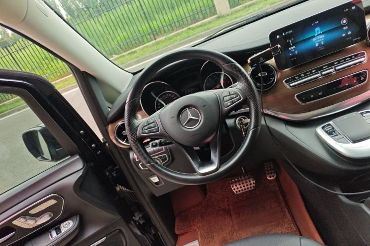 Used Mercedes-Benz V-Class 2021 V 260 L Long-wheelbase Luxury Edition Steering Wheel