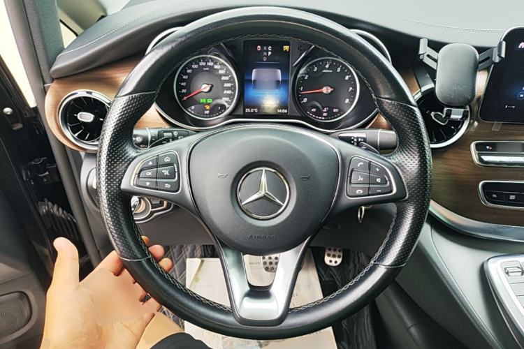Used Mercedes-Benz V-Class 2021 V 260 L Long-wheelbase Luxury Edition Steering Wheel