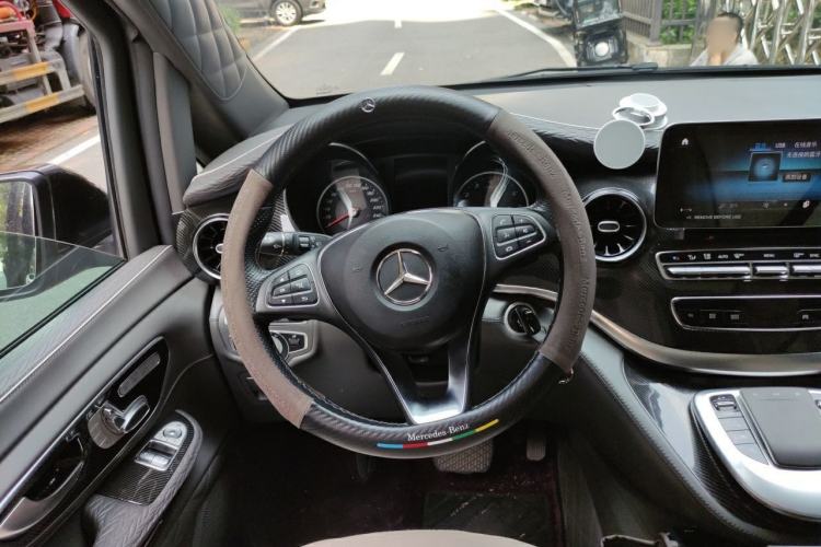Used Mercedes-Benz V-Class 2021 V 260 L Long Wheelbase Prestige Edition Steering Wheel
