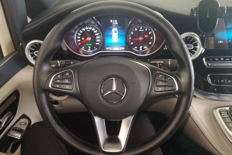 Used Mercedes-Benz V-Class 2021 V 260 L Long Wheelbase Prestige Edition Steering Wheel