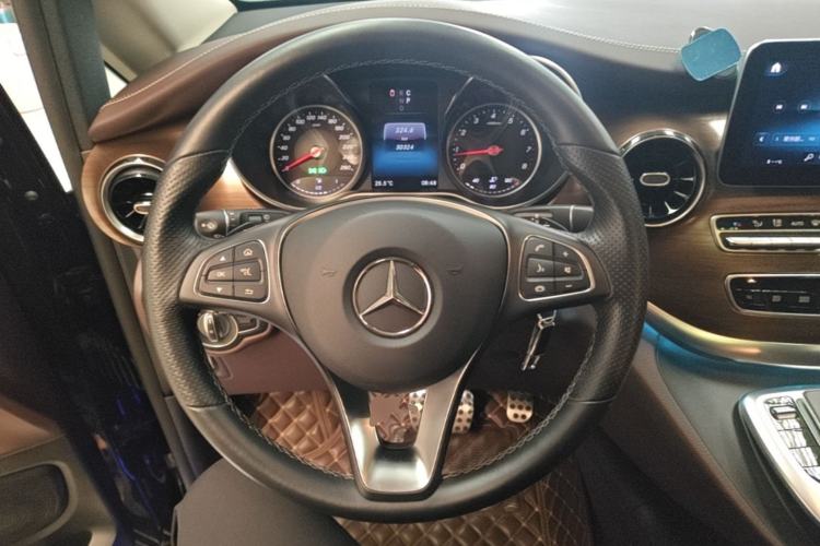 Used Mercedes-Benz V-Class 2021 V 260 L Long-wheelbase Luxury Edition Steering Wheel