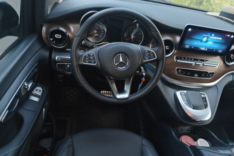 Used Mercedes-Benz V-Class 2021 V 260 Prestige Edition Steering Wheel
