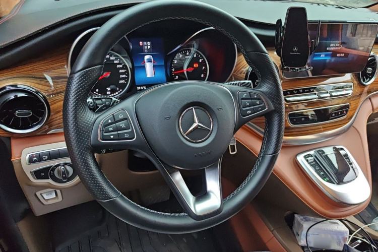 Used Mercedes-Benz V-Class 2021 V 260 L Long Wheelbase Prestige Edition Steering Wheel