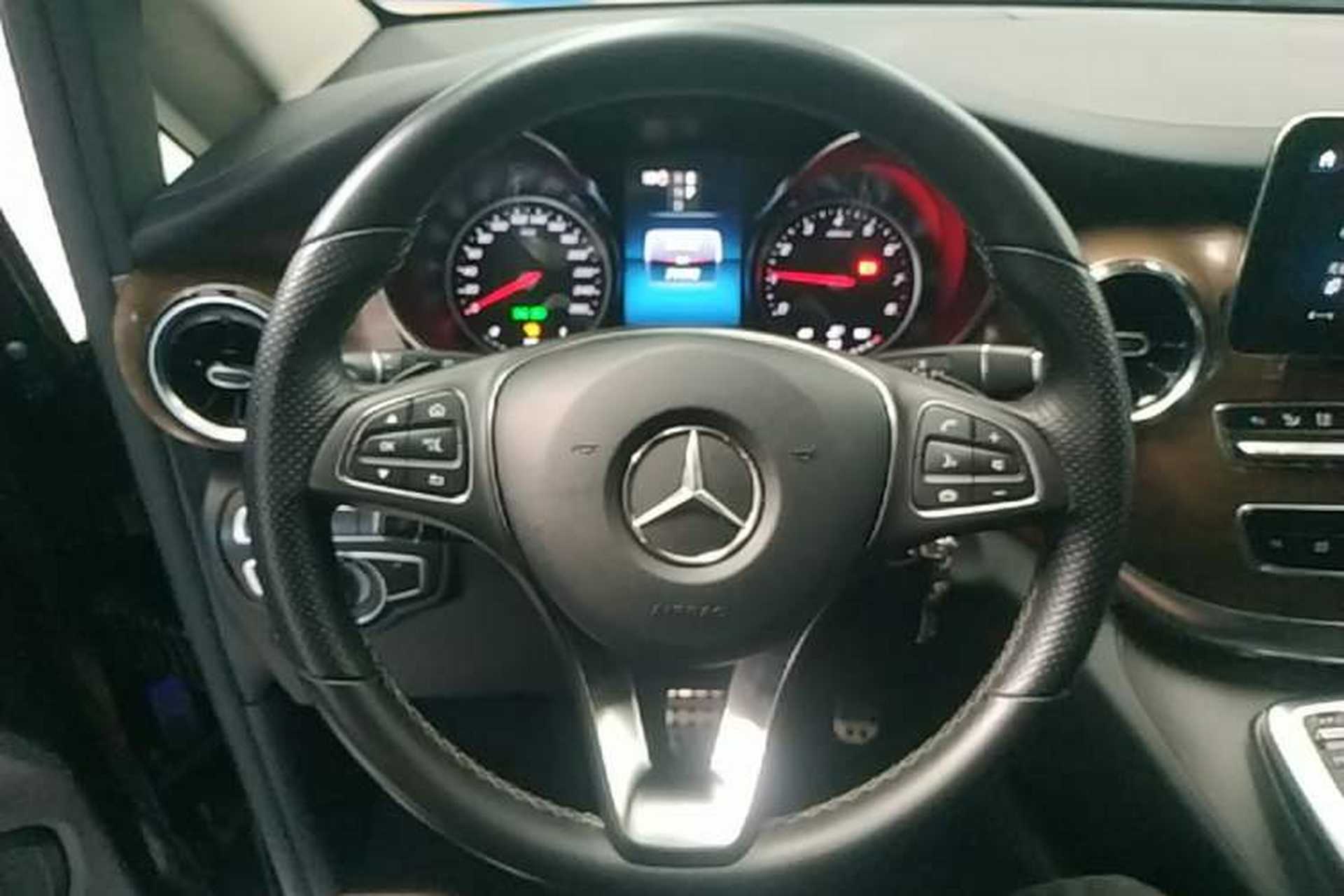 Used Mercedes-Benz V-Class 2021 V 260 Prestige Edition Steering Wheel