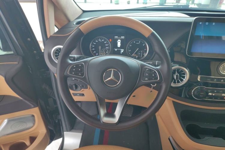 Used Mercedes-Benz V-Class 2021 V 260 L Long Wheelbase Prestige Edition Steering Wheel