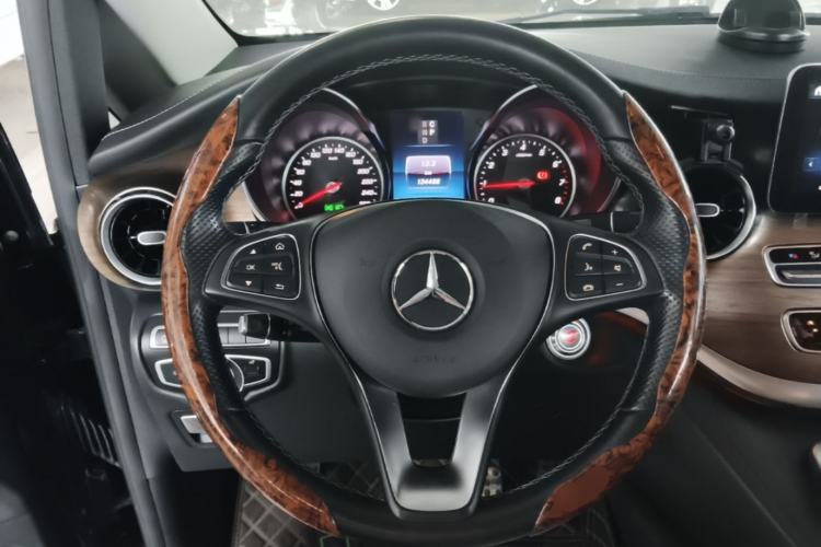 Used Mercedes-Benz V-Class 2021 V 260 Prestige Edition Steering Wheel