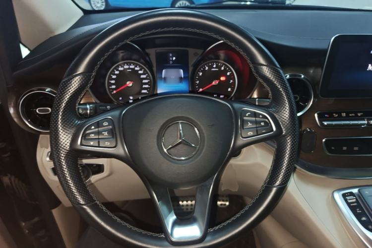 Used Mercedes-Benz V-Class 2021 V 260 Prestige Edition Steering Wheel