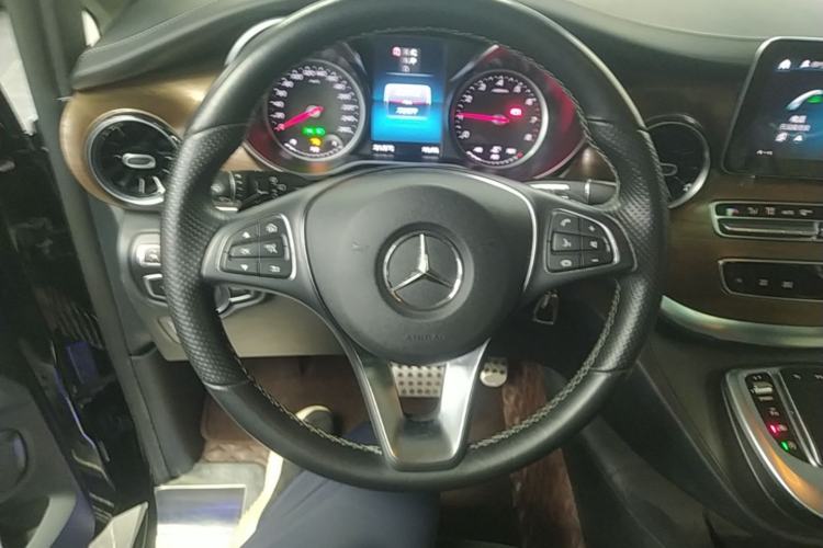 Used Mercedes-Benz V-Class 2021 V 260 L Long Wheelbase Prestige Edition Steering Wheel