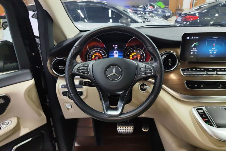 Used Mercedes-Benz V-Class 2021 V 260 Prestige Edition Steering Wheel