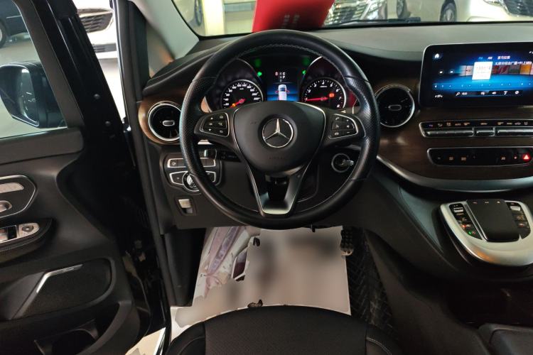 Used Mercedes-Benz V-Class 2021 V 260 Prestige Edition Steering Wheel