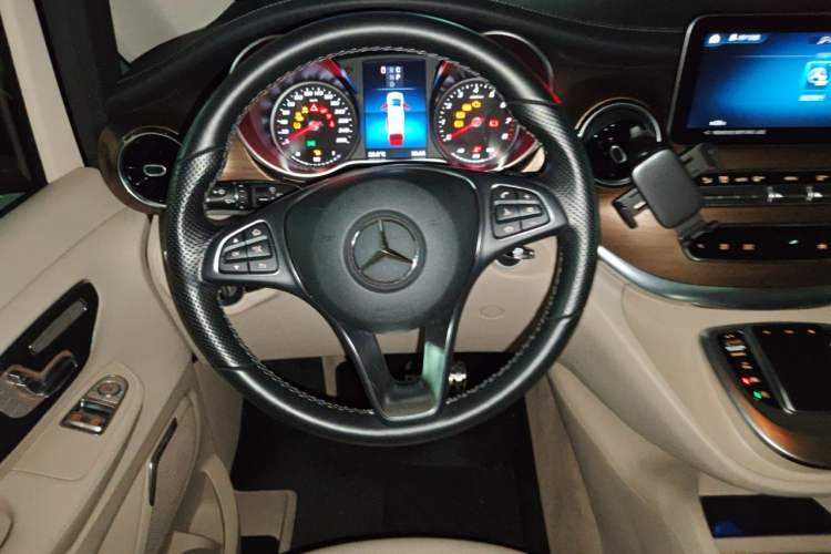 Used Mercedes-Benz V-Class 2021 V 260 L Long-wheelbase Luxury Edition Steering Wheel