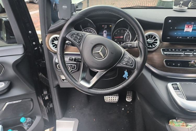 Used Mercedes-Benz V-Class 2021 V 260 L Long Wheelbase Prestige Edition Steering Wheel