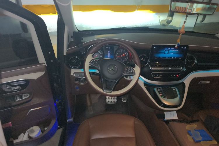 Used Mercedes-Benz V-Class 2021 V 260 L Long Wheelbase Prestige Edition Steering Wheel