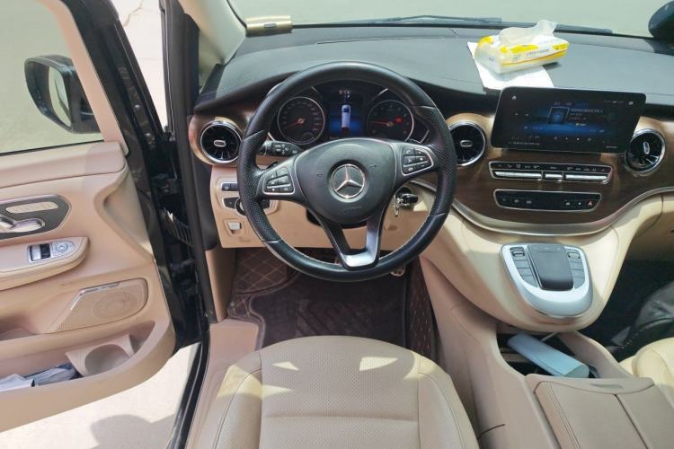 Used Mercedes-Benz V-Class 2021 V 260 Prestige Edition Steering Wheel
