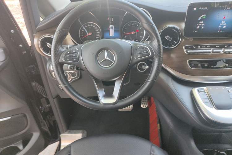 Used Mercedes-Benz V-Class 2021 V 260 L Long Wheelbase Prestige Edition Steering Wheel