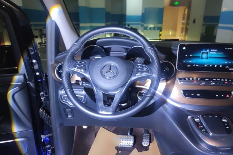 Used Mercedes-Benz V-Class 2021 V 260 L Long-wheelbase Luxury Edition Steering Wheel