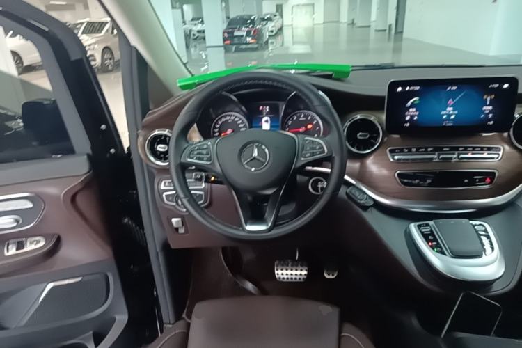 Used Mercedes-Benz V-Class 2021 V 260 L Long-wheelbase Luxury Edition Steering Wheel